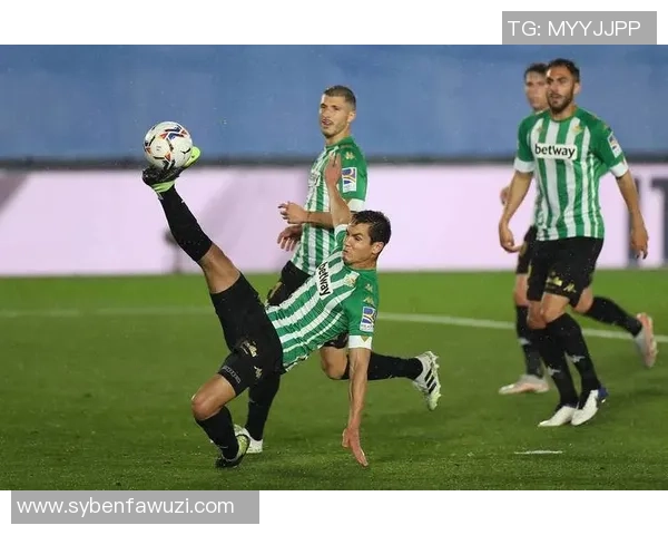 2019年皇家马德里与马德里竞技的经典对决回顾与分析